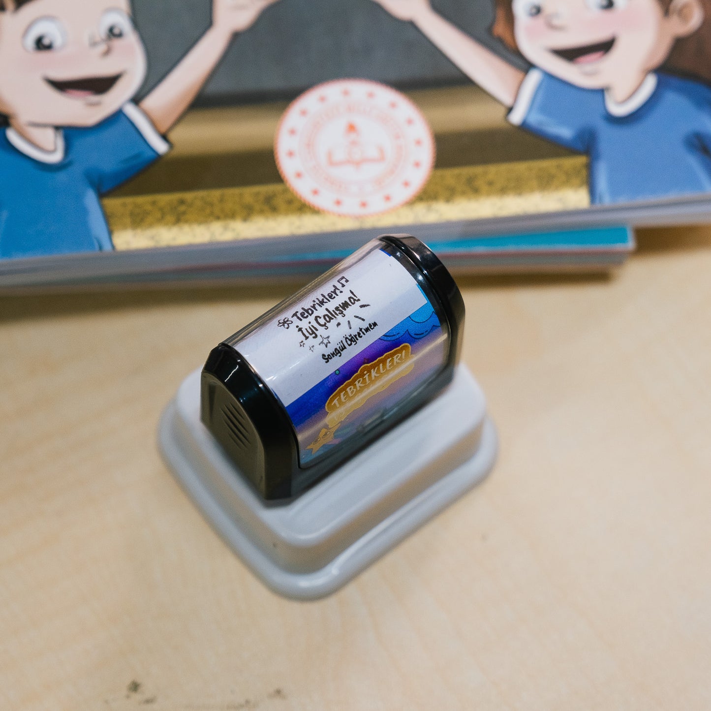 Kişiye Özel Tebrikler İyi Çalışma Öğretmen Kaşesi – Ödül Kaşesi