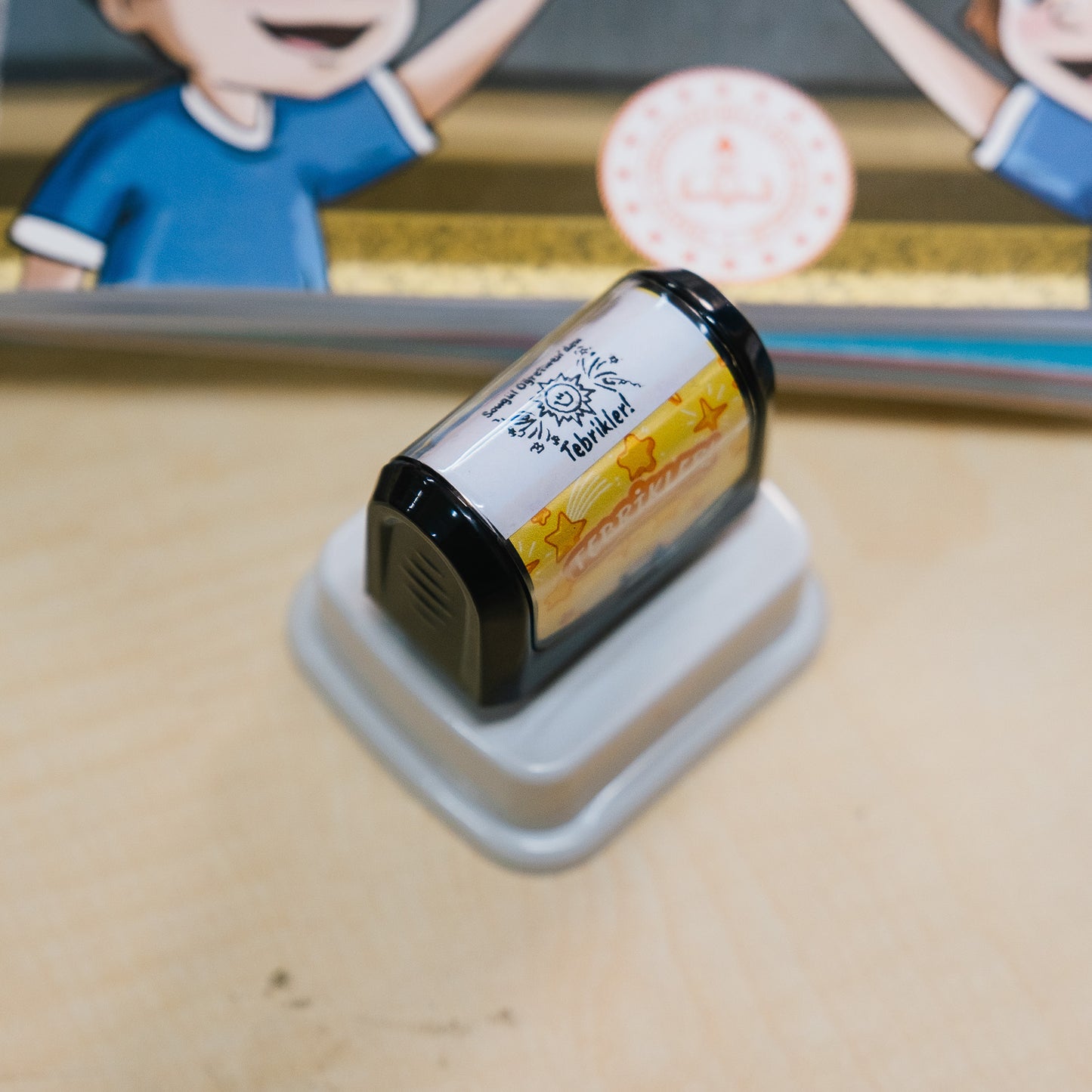 Kişiye Özel Tebrikler Öğretmen Kaşesi – İsimli Ödül Kaşesi